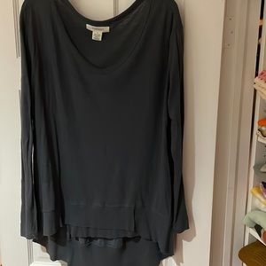 Workshop long sleeve blue gray long sleeve top with raw looking hem in large